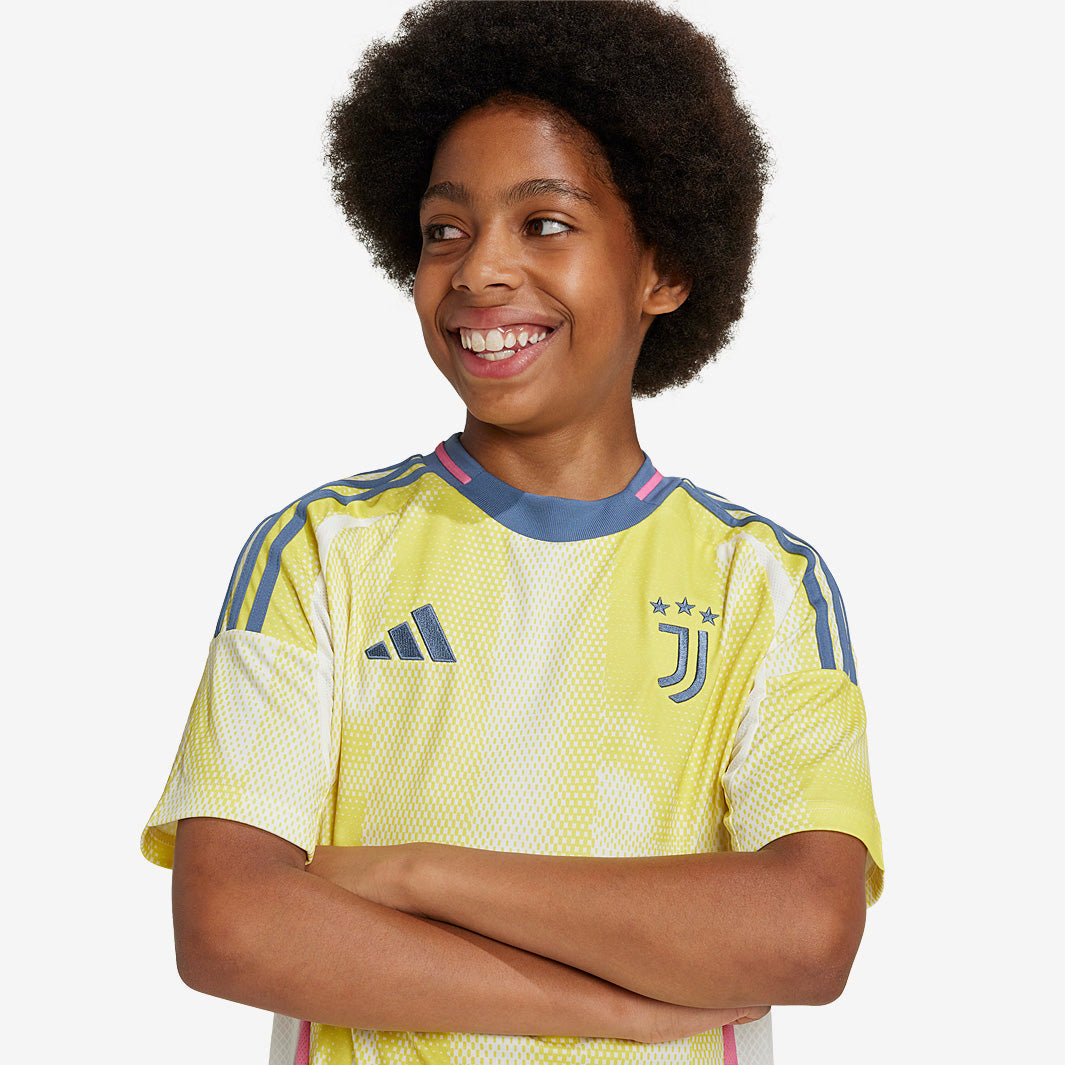 Kids Away Kit 24/25