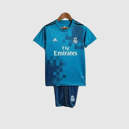 Retro Away Kit 17/18
